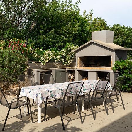 Apartments Zanic With Private Swimming Pool And Sea View Starigrad Paklenica Exterior foto
