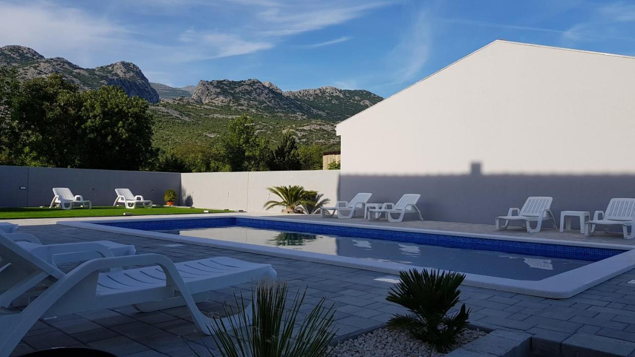Apartments Zanic With Private Swimming Pool And Sea View Starigrad Paklenica Exterior foto