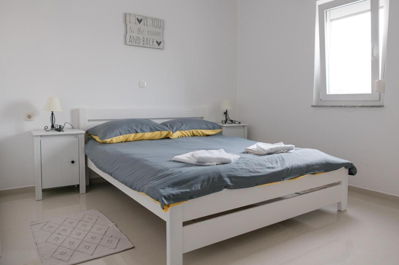 Apartments Zanic With Private Swimming Pool And Sea View Starigrad Paklenica Exterior foto