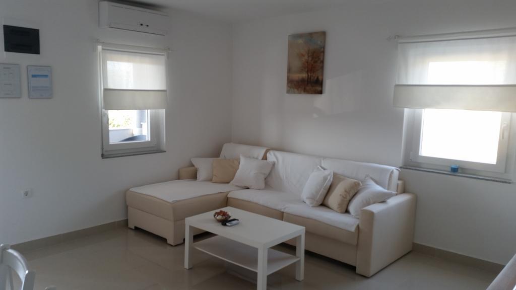 Apartments Zanic With Private Swimming Pool And Sea View Starigrad Paklenica Exterior foto