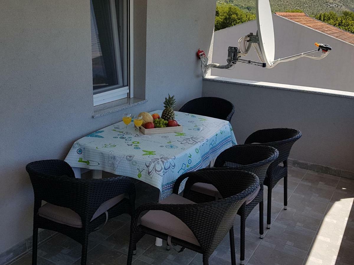 Apartments Zanic With Private Swimming Pool And Sea View Starigrad Paklenica Exterior foto