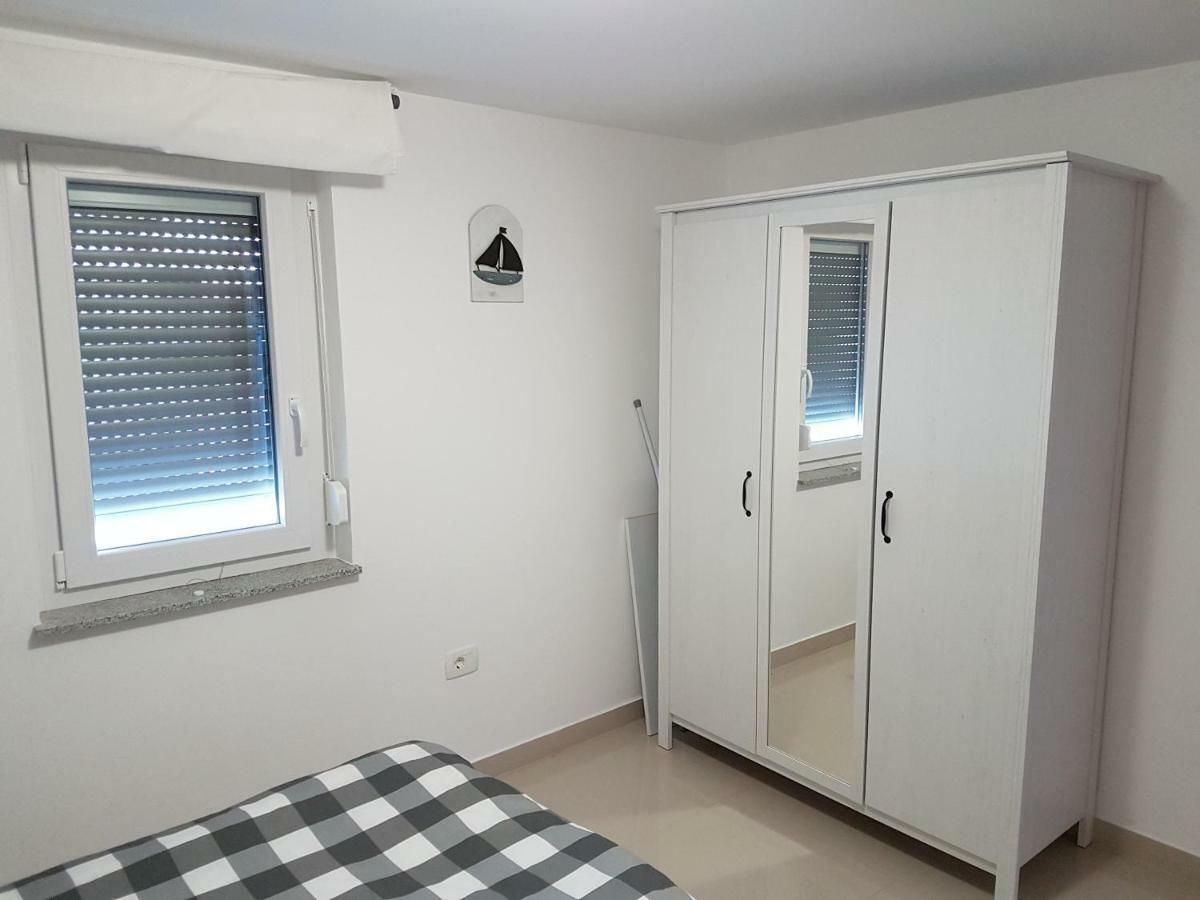 Apartments Zanic With Private Swimming Pool And Sea View Starigrad Paklenica Exterior foto