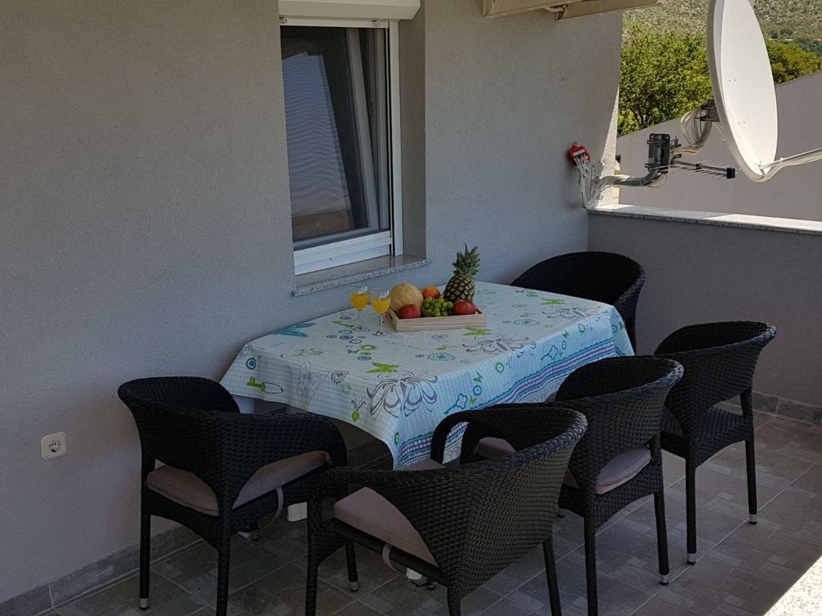 Apartments Zanic With Private Swimming Pool And Sea View Starigrad Paklenica Exterior foto